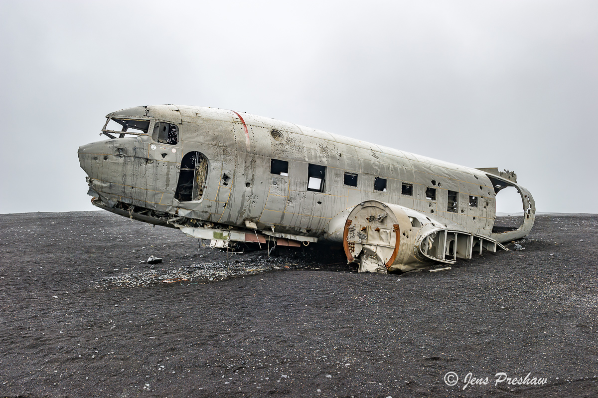 On Saturday November 24, 1973 a United States Navy Douglas Super DC-3 airplane was forced to land on S&oacute;lheimasandur&rsquo...